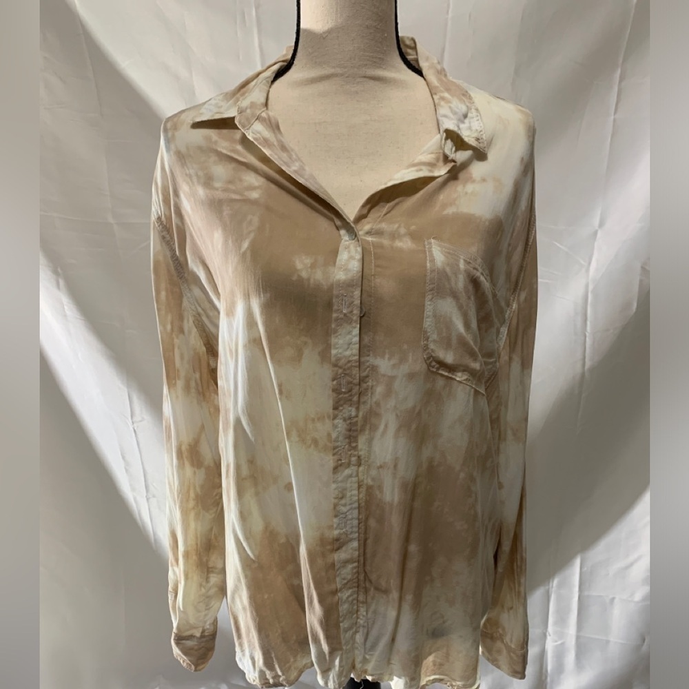 3/$28❤️Grand& Greene beige, & white, Tie Dye Long Sleeve Collared Shirt size XL